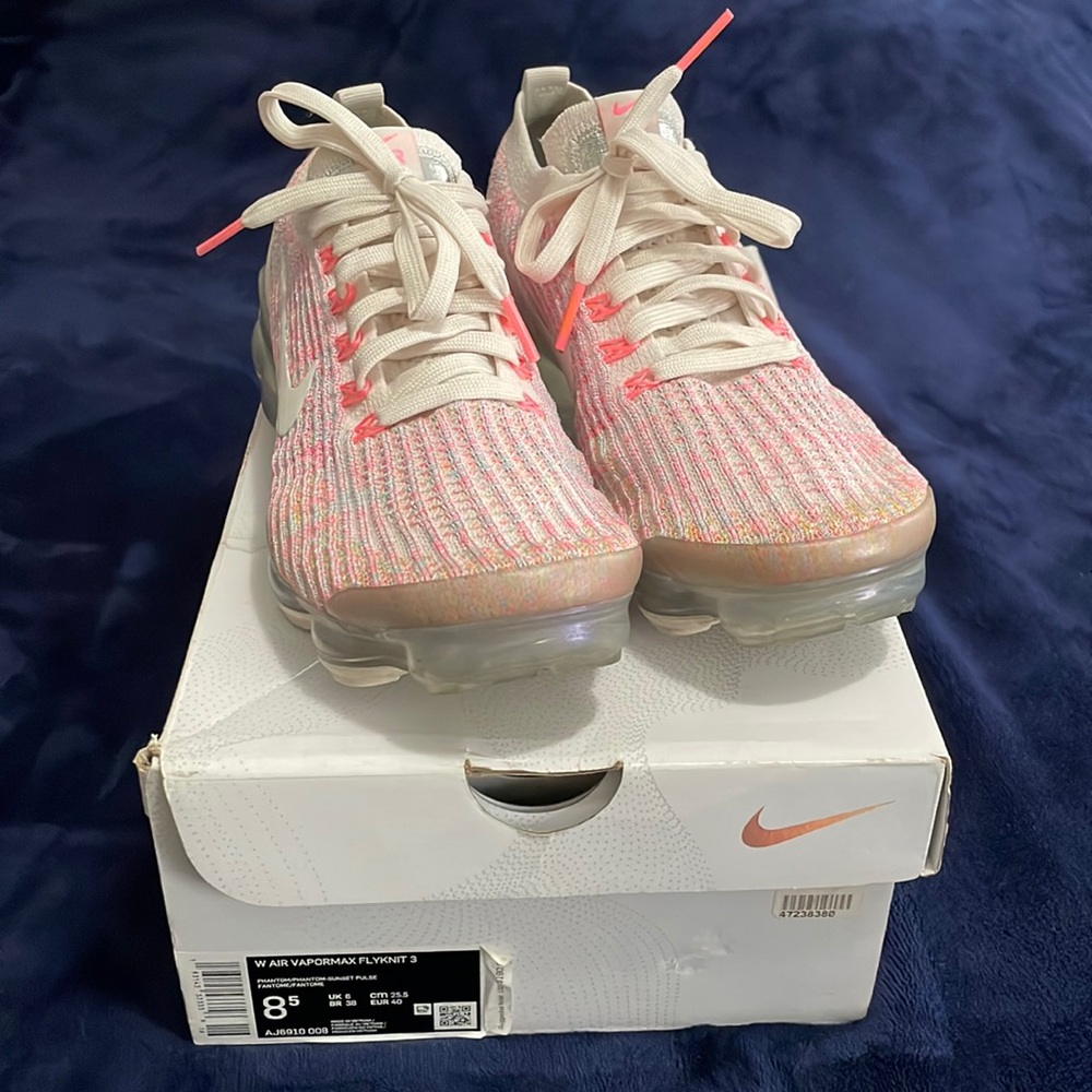 Nike Vapormax Flyknit 3 size 8.5